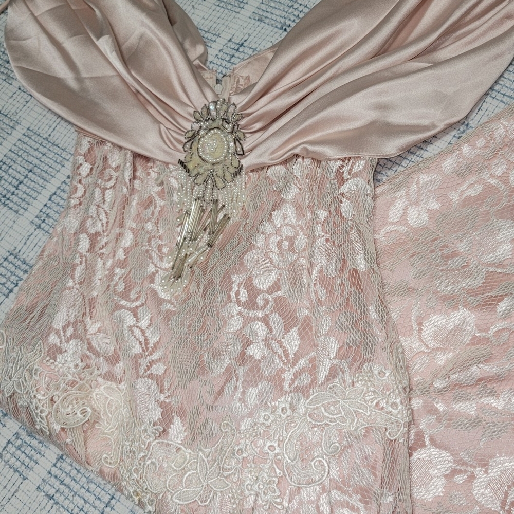 Elegant Pink Lace Midi Dress